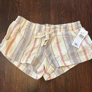 NWT, Girls rip curl shorts